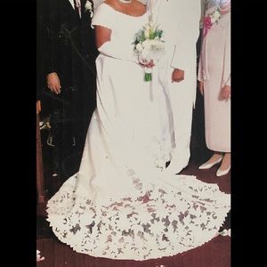 BEAUTIFUL ST TROPEZ WEDDING GOWN!! PLUS SIZE 22 💍